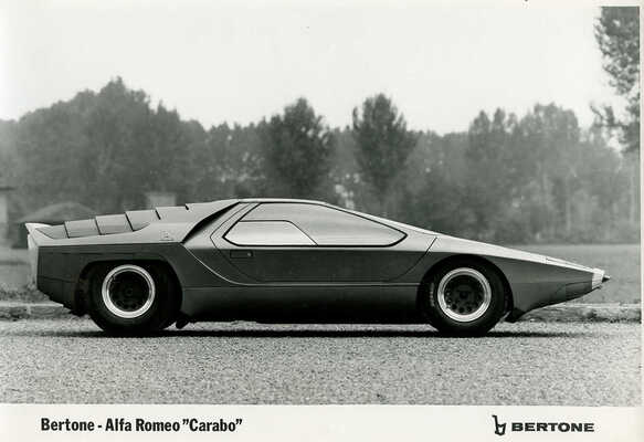 Презентационная папка «Стиль итальянского кузовостроения». М., 1979.